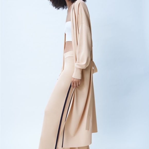 NWT. Zara Beige Long Knit Robe/Cardigan with Belt. Size L - Picture 4 of 7